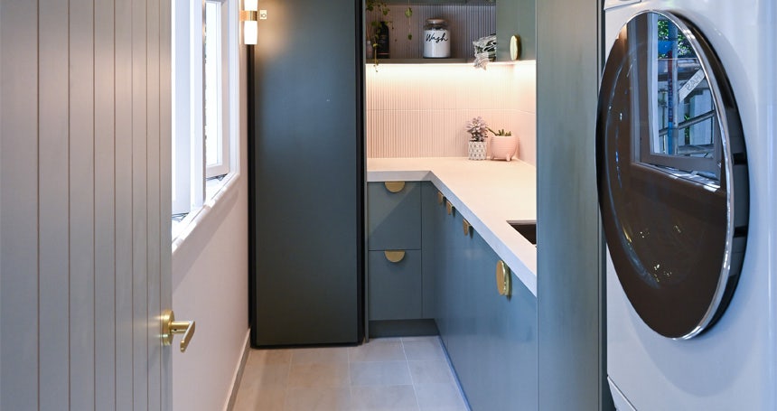 Wavy Walls and Checkered Floors: A Stylish Laundry