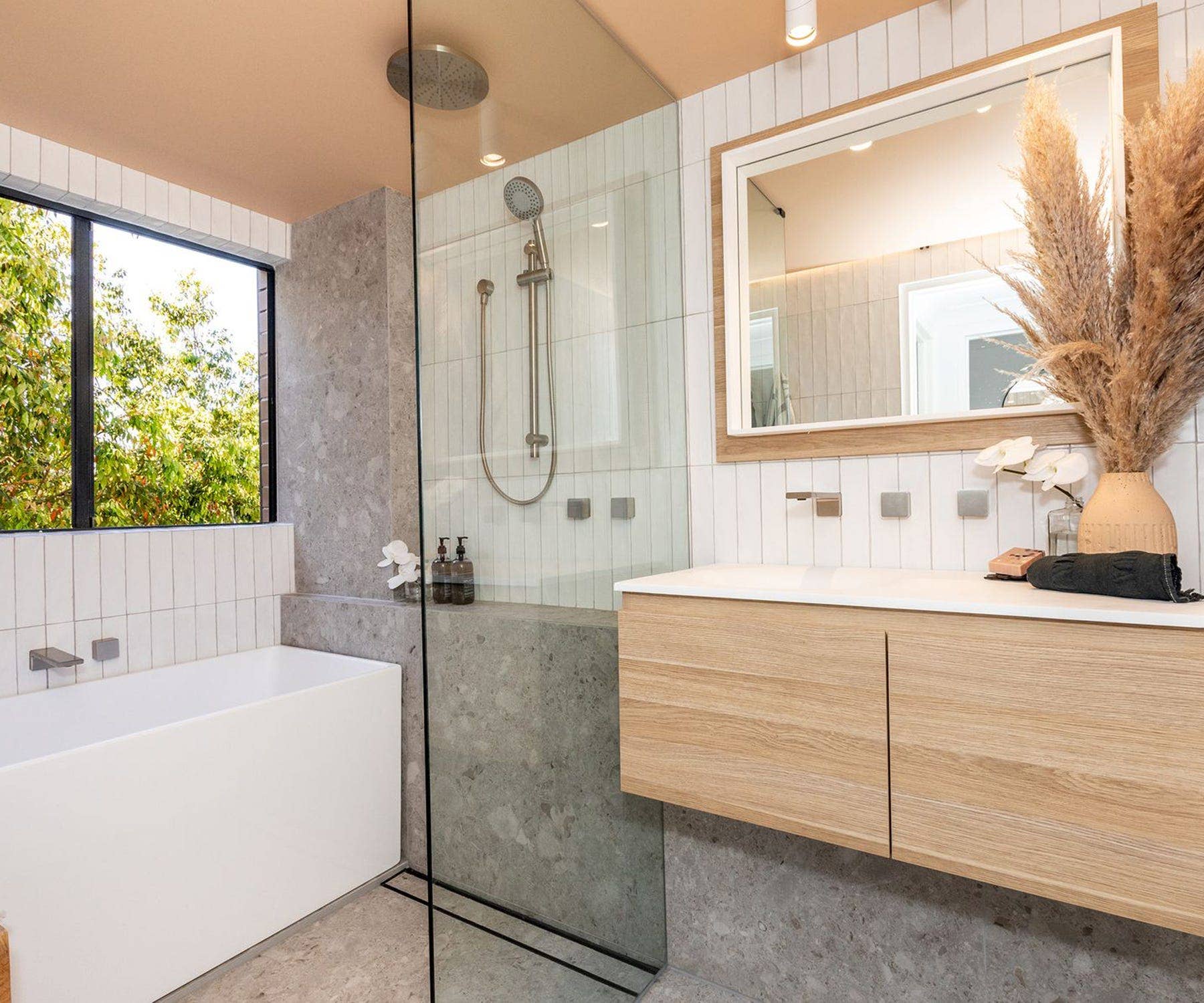 Big Ideas For Small Bathrooms Entspanntes Kleines Badezimmerdesign Basta fünfter Kontinent